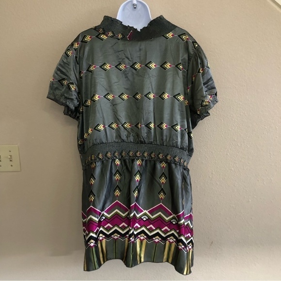 Torrid Grey Smoked V-Neck Short Sleeves Geometric Print Babydoll Tunic Size 3 - Picture 3 of 13